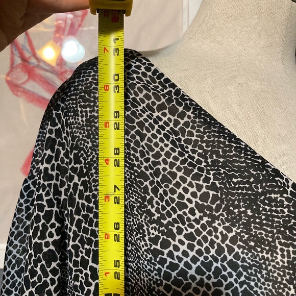 MICHAEL MICHAEL KORS
Snake-Print Wrap Dress - Picture 5 of 16